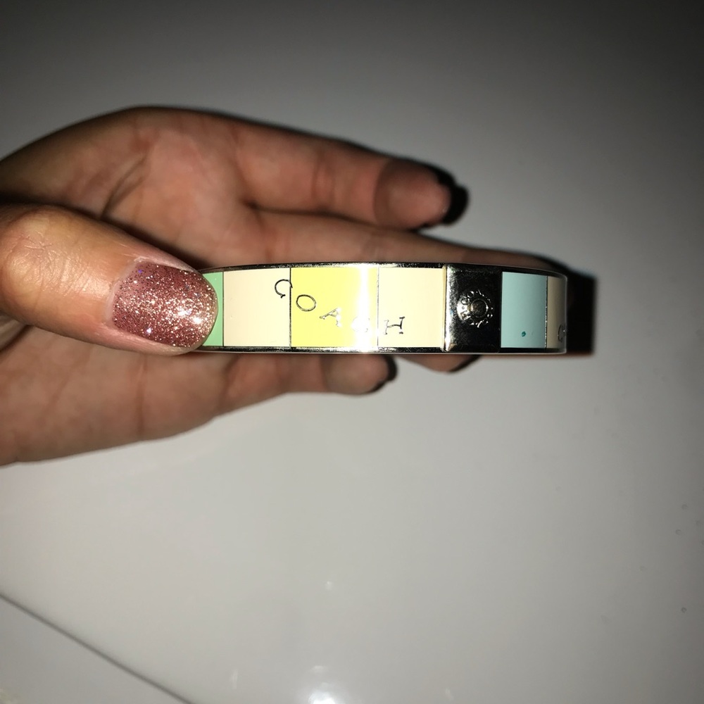 Coach bracelet for small wrist (women)